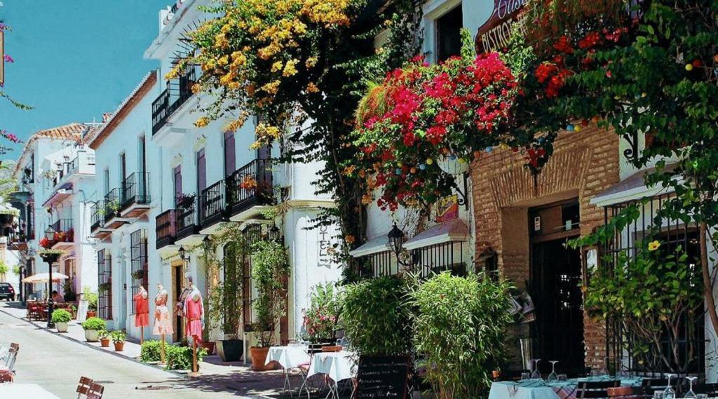 Cozy 2-Bed 2-Bathroom Apartment In Marbella Town Centre Zewnętrze zdjęcie